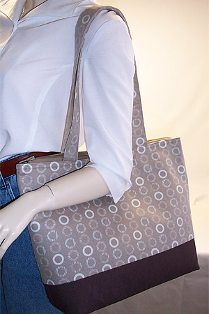 Retro Circles Print Tote Bag