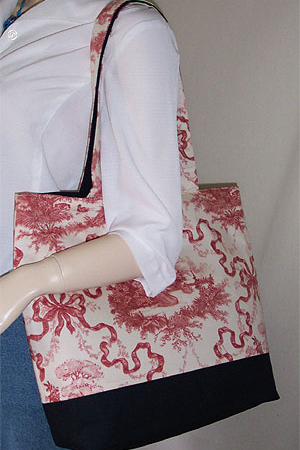 Swan Print Tote Bag